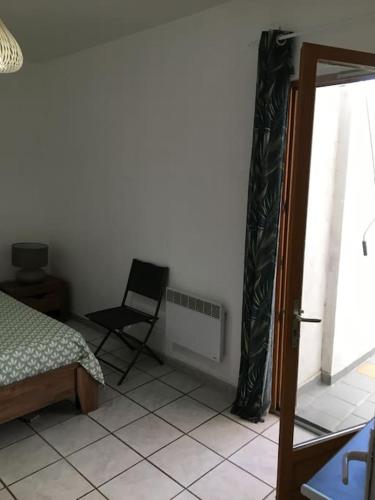 PLUS RESERVABLE FLC SERVICES 6 couchages 2 chambres terrasse métro 290m