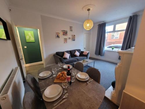 Luke Stays - Rokeby Street - Newcastle upon Tyne