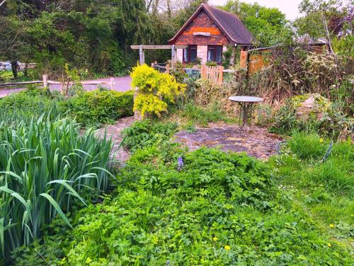 Tovey Lodge - main image