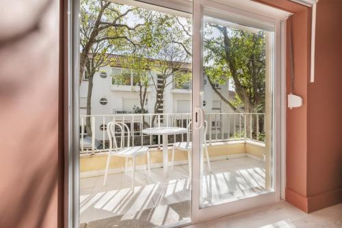 ระเบียง/ชานเรือน, Rainbow Suites by Olala Homes in ไบร์โร ดา อัสซุนเชา