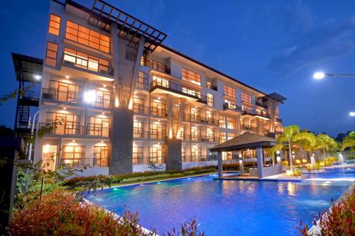Exterior view, Crown Harbour Springs Managed By Enderun Hotels near Lu-Li Island