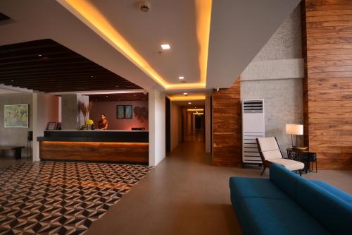 Lobby, Crown Harbour Springs Managed By Enderun Hotels near Lu-Li Island