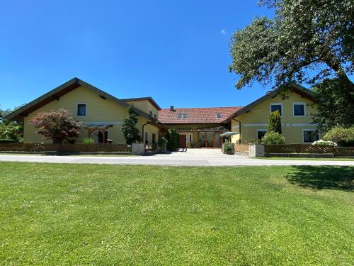 Privatzimmer und Ferienwohnungen Leeb in Persenbeug