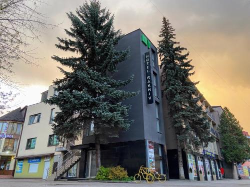 Rakhiv Hotel & Apartments