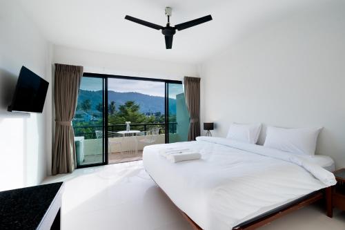 Hill Myna Holiday Park & Cafe