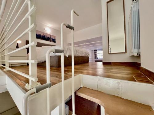 Pregevole loft con soppalco, Turín (fotografie 7)