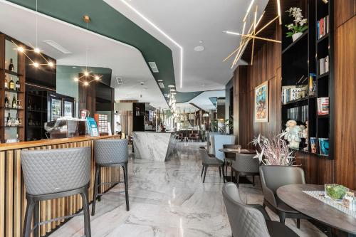 Pub/Lounge, Hotel Bracera in Slovenska Beach