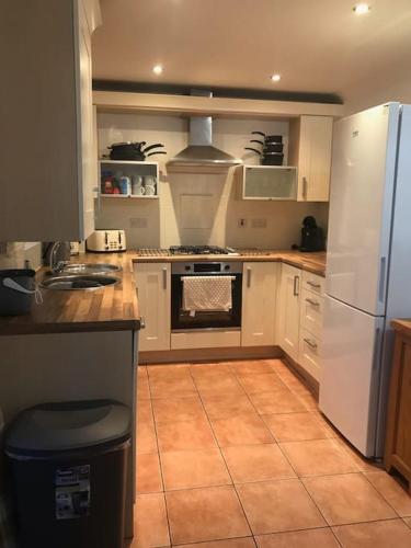 Beachfront pet friendly townhouse, Stunning views in พอร์ต เทลบอท