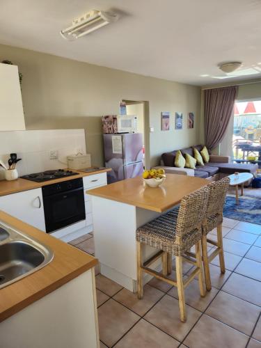 EL-Marina in Aston Bay