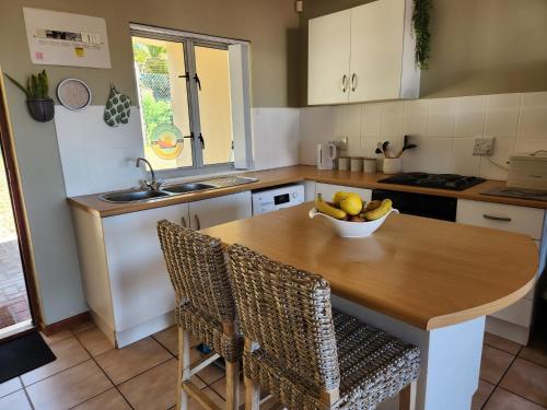 EL-Marina in Aston Bay