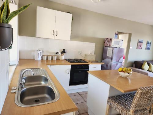 EL-Marina in Aston Bay