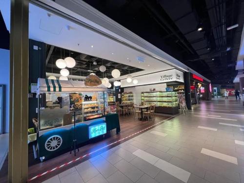 PROMO Connected train 1 Bedroom ABOVE MALL 3a - image 7