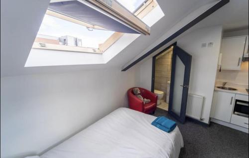 Fully Serviced studio available close to the city, Birmingham (photo 3)