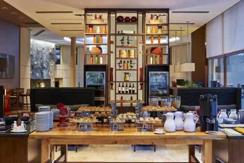 Restaurant, Mercure Iguazu Hotel Iru in Puerto Iguazu