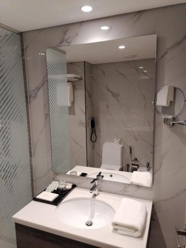Salle de bain, Gloria Hotel & Suites in Doha