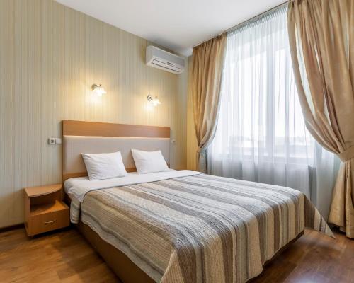 1 queen bed
