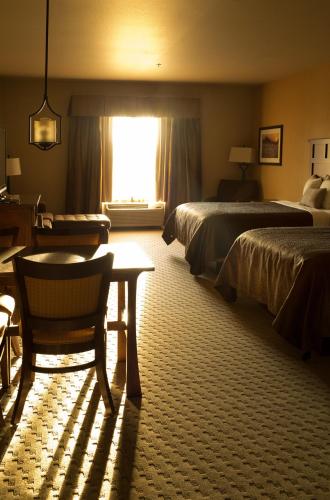 2 queen beds