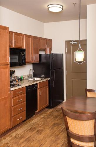 virtuve, Teddy's Residential Suites New Town in New Town (ND)