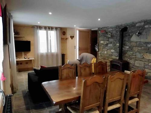 Chalet montagnard , 2 chambre ,70m2 ,navette gratuite