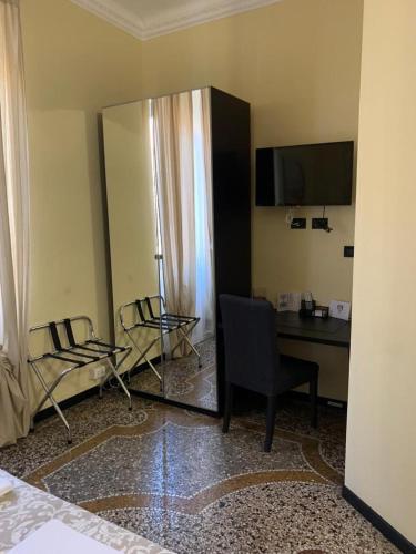 Domus La Foce Hotel self check in - image 3