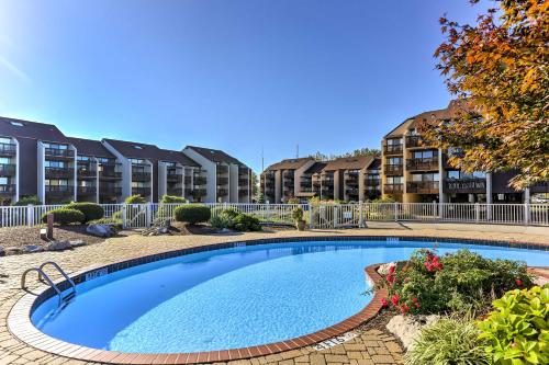 Waterfront Port Clinton Condo with Pool Access!