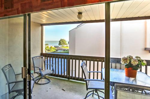 Waterfront Port Clinton Condo with Pool Access!