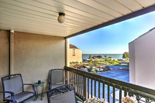 Waterfront Port Clinton Condo with Pool Access! in Port Clinton, USA