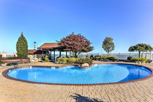 Waterfront Port Clinton Condo with Pool Access!