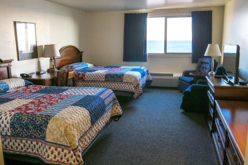 2 queen beds
