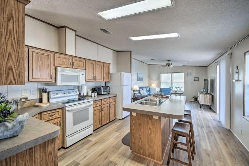Sunny Waterfront Welaka Home with Private Dock! in Satsuma, USA
