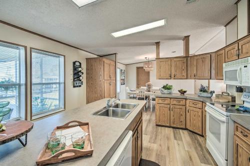 Sunny Waterfront Welaka Home with Private Dock! in East Palatka (FL)