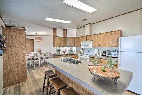 Sunny Waterfront Welaka Home with Private Dock! in East Palatka (FL)