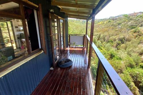ระเบียง/ชานเรือน, Forest Studio in คนิสนา ไฮจ์