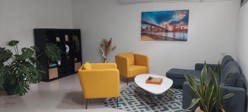 Mishkafayim Simcha Suite