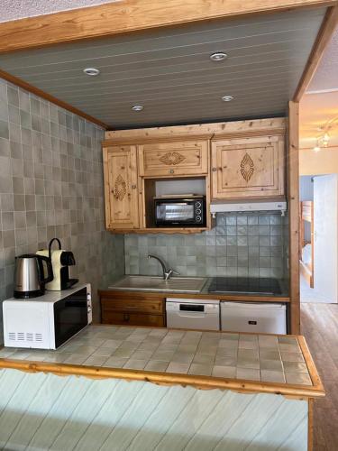 MyHome - Moutières B2 17 - Grand 2 pièces traversant au Val Claret, 4 à 6 pers (MyHome - Moutieres B2 17 - Grand 2 pieces traversant au Val Claret, 4 a 6 pers) in ティニュ