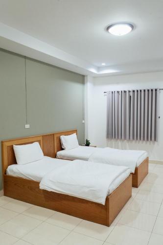 2 twin beds