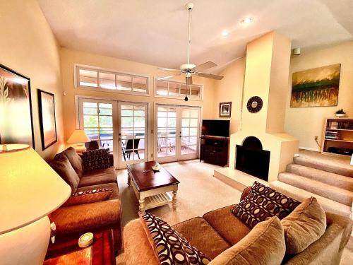 North Oasis Condo - 3BR Home Close to Disney and Parks
