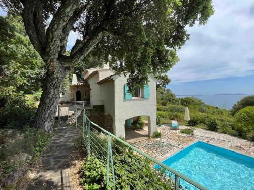Villa „Sorbier“ mit Pool/ Meerblick an Côte d’Azur - Accommodation - Rayol-Canadel-sur-Mer