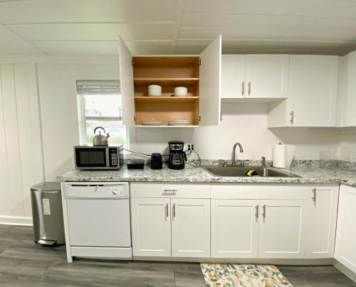 Incredible rest house Delray Beach Av Atl 342 in Delray Beach, USA