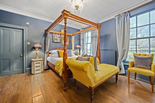 Double Room with Four Poster Bed