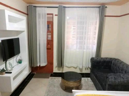 Spacious studio near highway