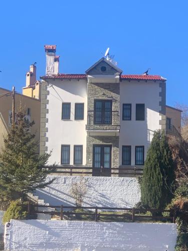 “White Mountain”, Pisoderi in Pisoderi
