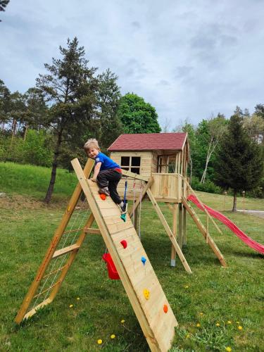 สนามเด็กเล่น, Oberża KNIEJÓWKA (Oberza KNIEJOWKA) in ซาลอม