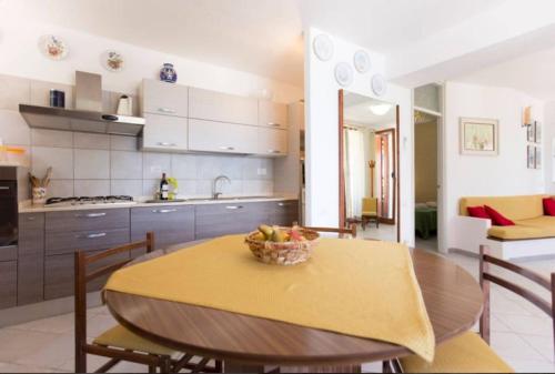 Villa Flavia direttamente sul mare con terrazza incantevole per 6 persone