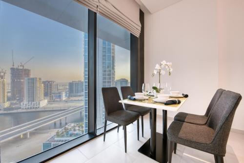 Maison Privee - Luxury, Spacious, Modern Near Burj Khalifa and Dubai Canal, Dubaj (fotografie 10)