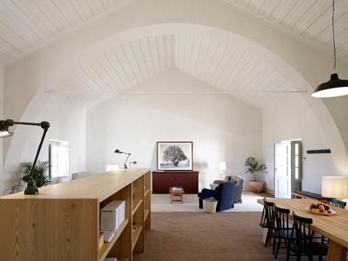 Book the Three-Bedroom House - Barn Three-Bedroom House - Barn