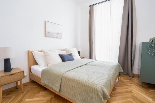 Prague Days - One-bedroom Apartment with Netflix and Balcony in Vinohrady - image 11