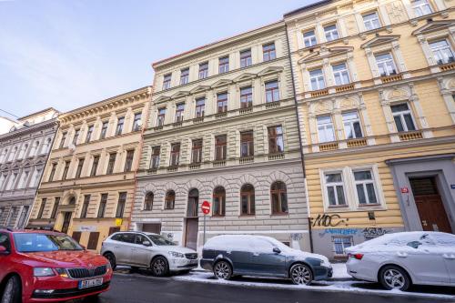 Prague Days - One-bedroom Apartment with Netflix and Balcony in Vinohrady - image 10