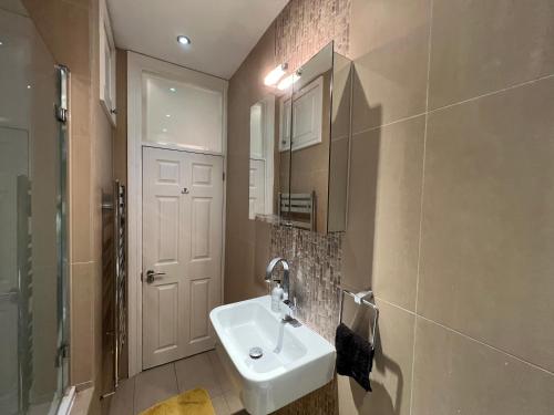 LUXURY SPECIOUS ROOM IN CENTRAL LONDON, Londyn (zdjęcie 9)