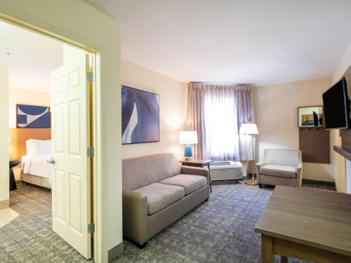2 bedrooms, 3 beds